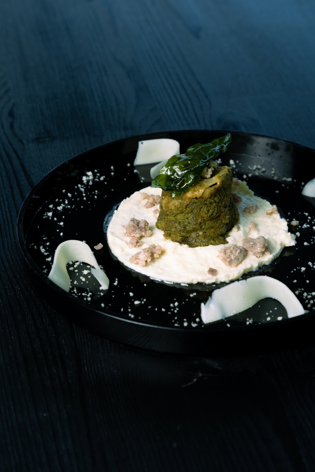 mantu served in a white plate